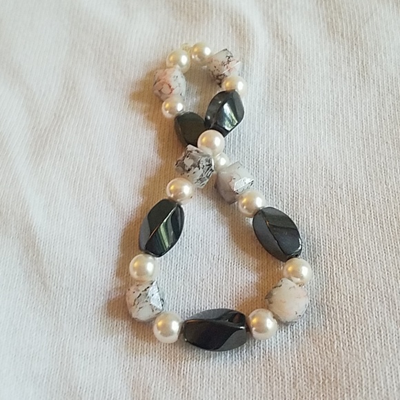 Bracelets - Picture 4 of 4